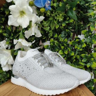 SNEAKER BLANCA BRILLO