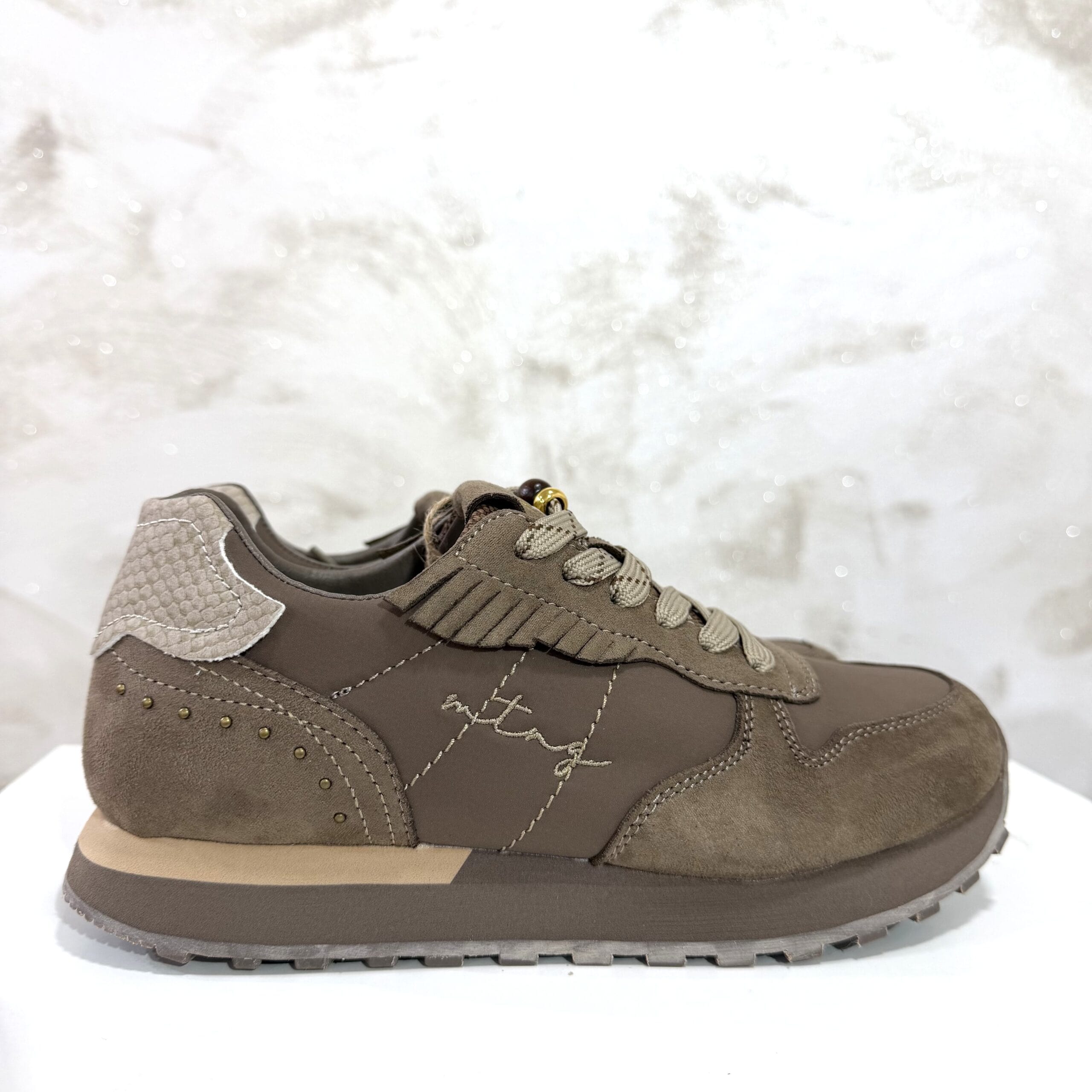 DEPORTIVA MARRON